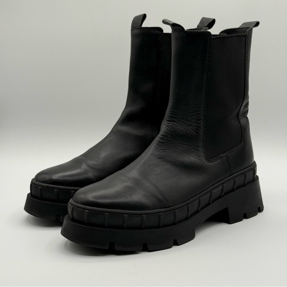 Steve Madden Shoes - Steve Madden Barclay Black Leather Pull On Rounded Toe Chunky Ankle Boot Size 8